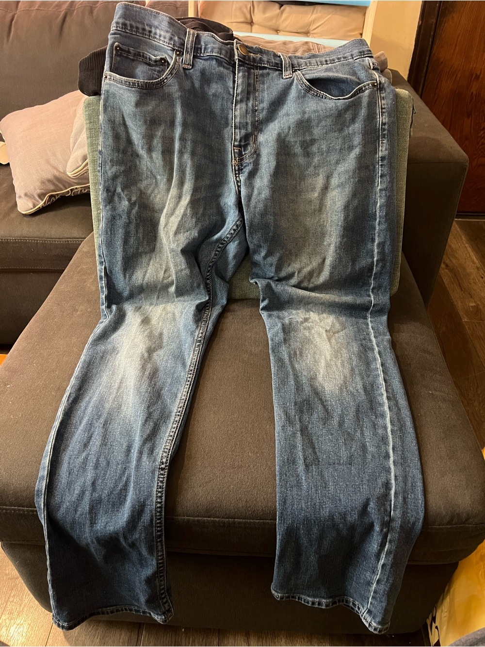 Goodfellow & Co Relaxed Fit Men's Jeans in Faded Blue